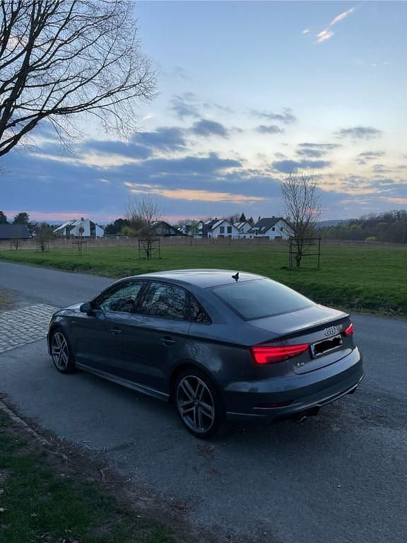 Gebraucht Audi A3 S-Line 116 PS (85 kW) 2019 Grau Limousine