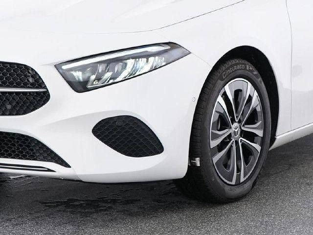 Gebraucht Mercedes A200 Progressive 163 PS (119 kW) 2023 Unilack polarweiß Limousine