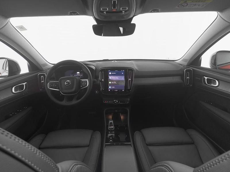 Gebraucht Volvo XC40 197 PS (144 kW) 2025 Rot SUV