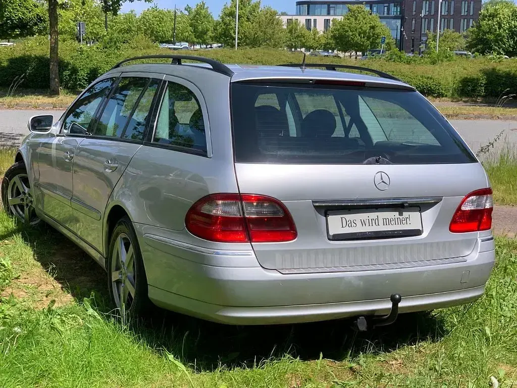 Gebraucht Mercedes E220 Elegance 150 PS (110 kW) 2005 Silber Kombi