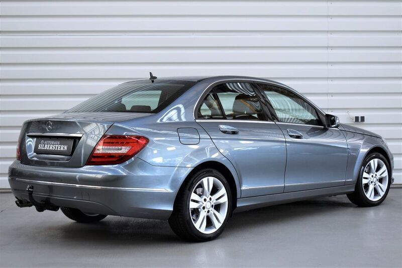 Gebraucht Mercedes C180 Elegance 156 PS (114 kW) 2011 Grau Limousine