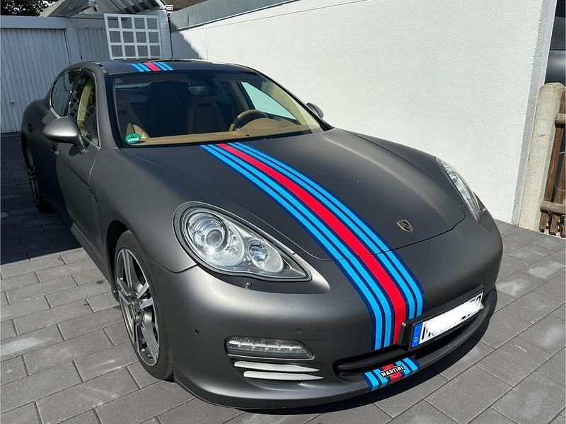Grau Gebraucht 2010 Porsche Panamera 4S Limousine | 18.999 € (Fairer Preis) - Bild 1/4