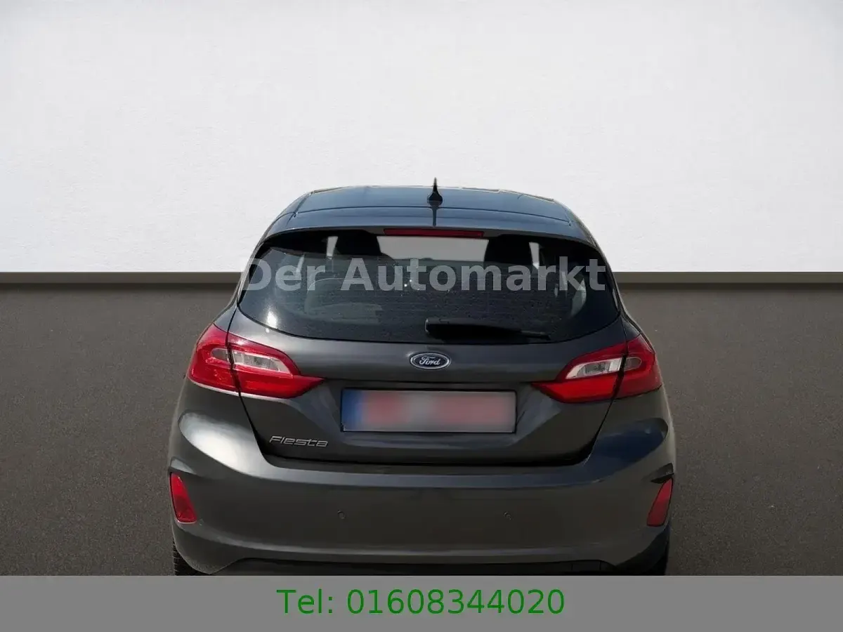 Używany Ford Fiesta Cool & Connect 101 KM (74 kW) 2018 Szary Hatchback