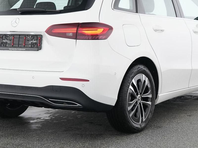 Gebraucht Mercedes E250 Progressive 163 PS (119 kW) 2025 Weiß Limousine