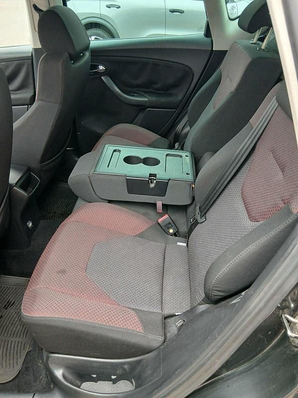 Second-hand Seat Altea 140 CP (102 kW) 2004 Negru Monovolum