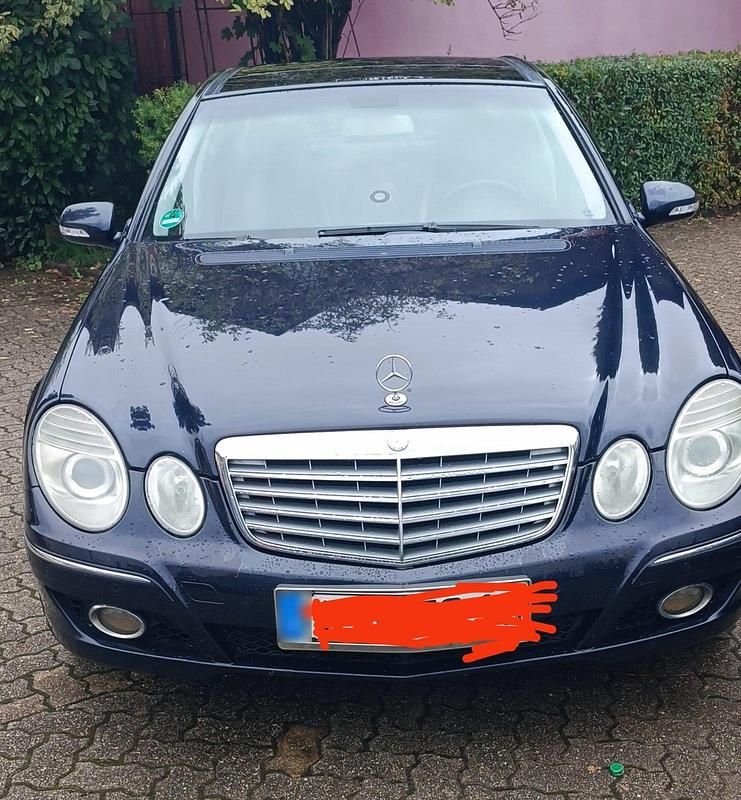 Gebraucht Mercedes E320 224 PS (164 kW) 2008 Blau Limousine