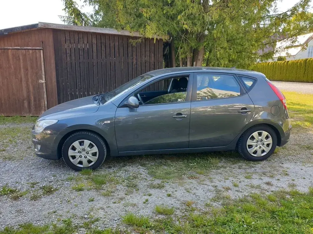 Gebraucht Hyundai i30 Style 122 PS (89 kW) 2007 Grau Kleinwagen