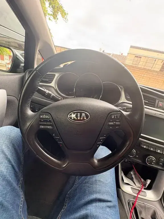 Gebraucht Kia Ceed DREAM-TEAM Edition 99 PS (72 kW) 2018 Schwarz Kleinwagen