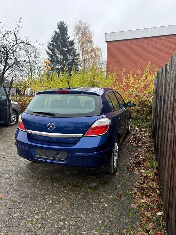 Gebraucht Opel Astra 80 PS (58 kW) 2005 Blau Limousine