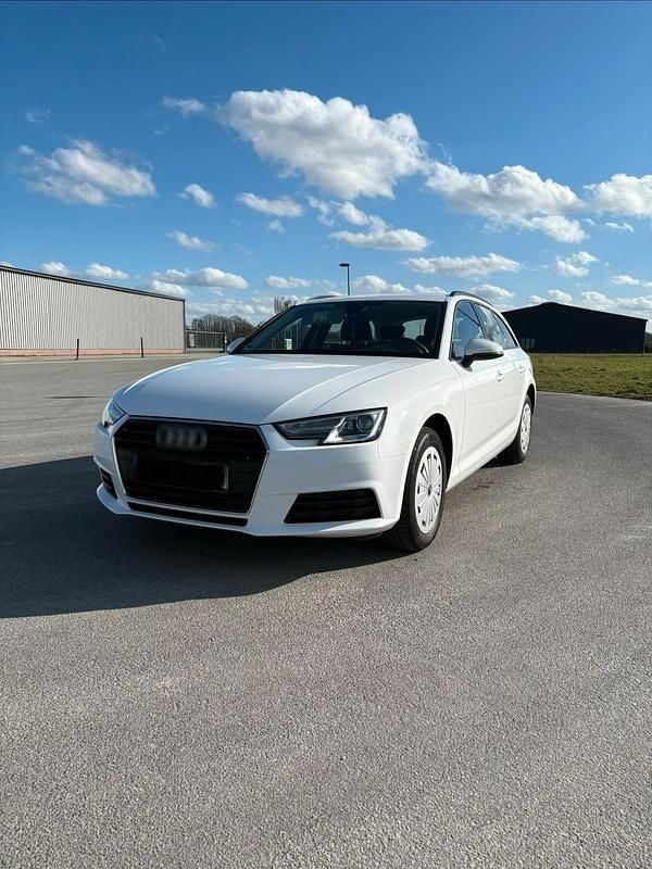 Gebraucht Audi A4 150 PS (110 kW) 2016 Weiß Kombi