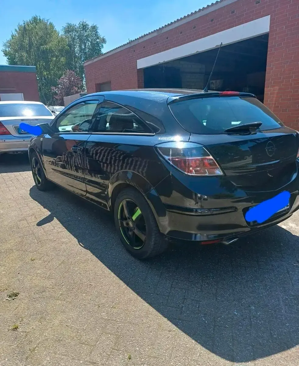 Gebraucht Opel Astra 105 PS (77 kW) 2007 Schwarz Kleinwagen