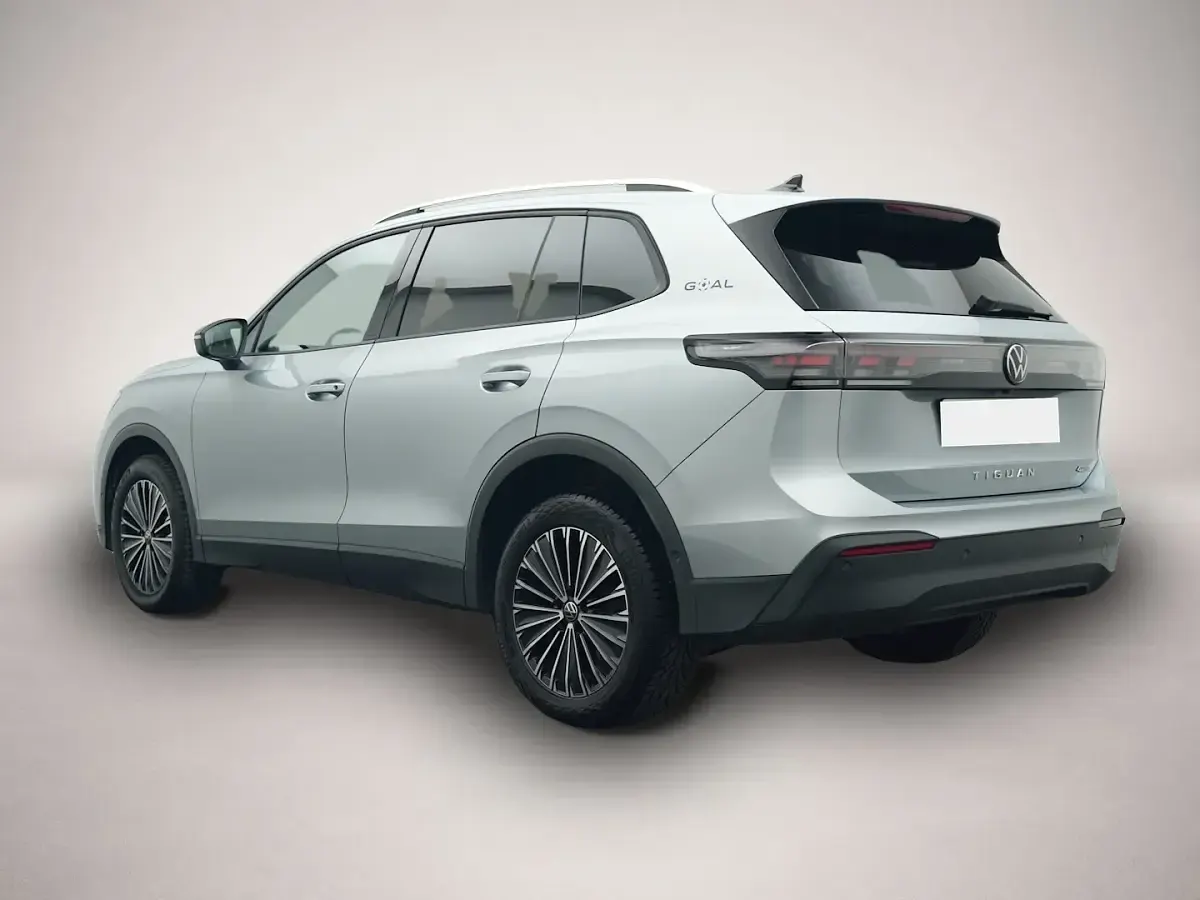 Gebraucht VW Tiguan Goal 193 PS (141 kW) 2024 Silber SUV
