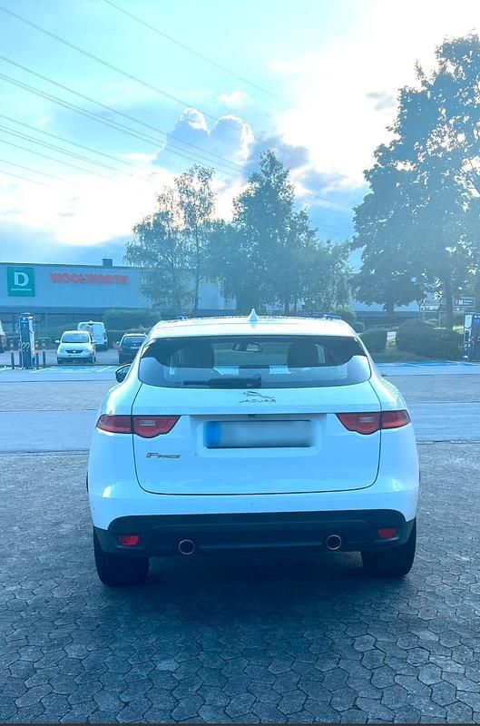 Weiß Gebraucht 2016 Jaguar F-Pace SUV | 17.990 € (Guter Preis) - Bild 1/4