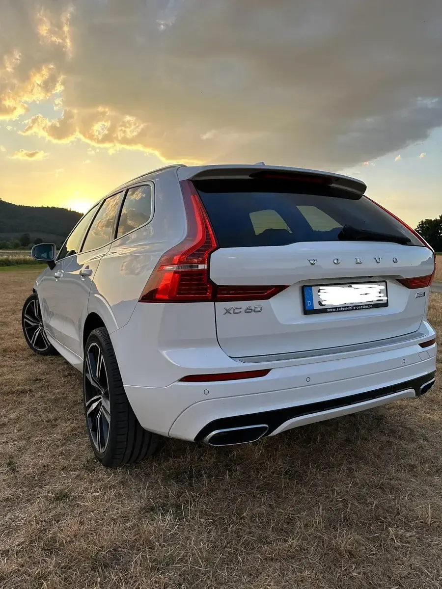 Gebraucht Volvo XC60 R-Design 238 PS (175 kW) 2017 Weiß SUV