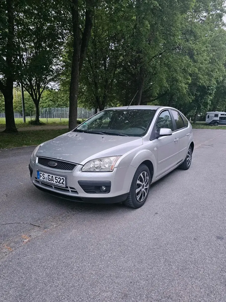 Gebraucht Ford Focus 90 PS (66 kW) 2007 Grau Limousine