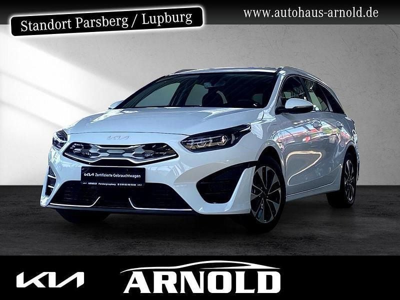 Weiß (cararraweiss) Gebraucht 2024 Kia Ceed Sportswagon Spirit Kombi | 22.870 € (Superpreis) - Bild 1/4