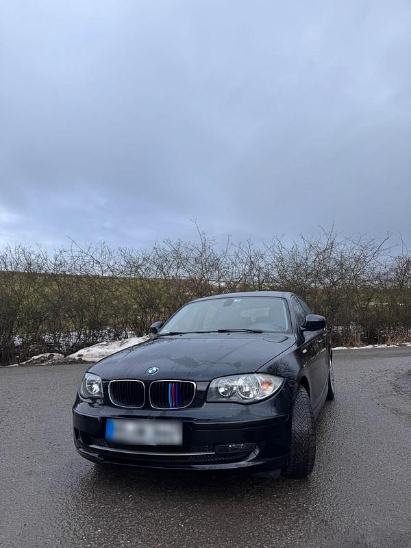 Gebraucht BMW 116 116 PS (85 kW) 2011 Schwarz Kleinwagen