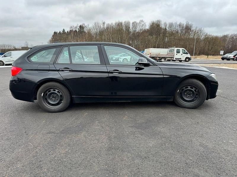 Gebraucht BMW 318 150 PS (110 kW) 2016 Schwarz Kombi