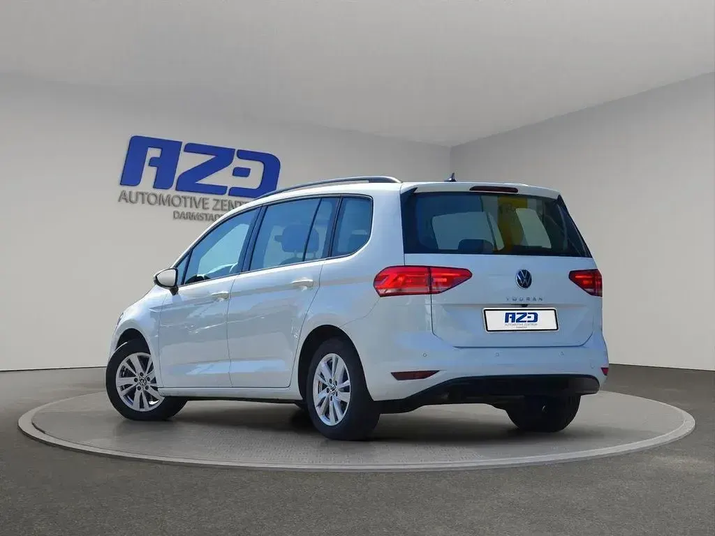 Gebraucht VW Touran 150 PS (110 kW) 2022 Pure white Van / Kleinbus