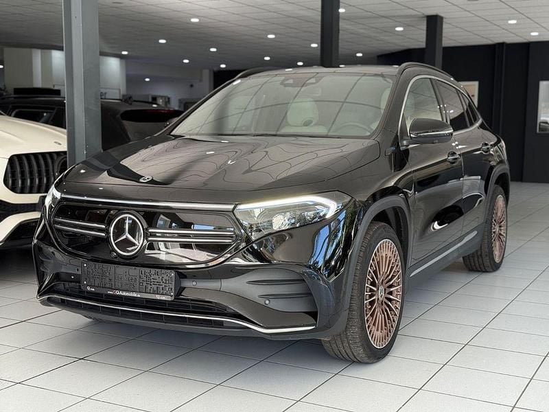 Schwarz Gebraucht 2021 Mercedes EQA250 AMG SUV | 29.990 € (Fairer Preis) - Bild 1/4