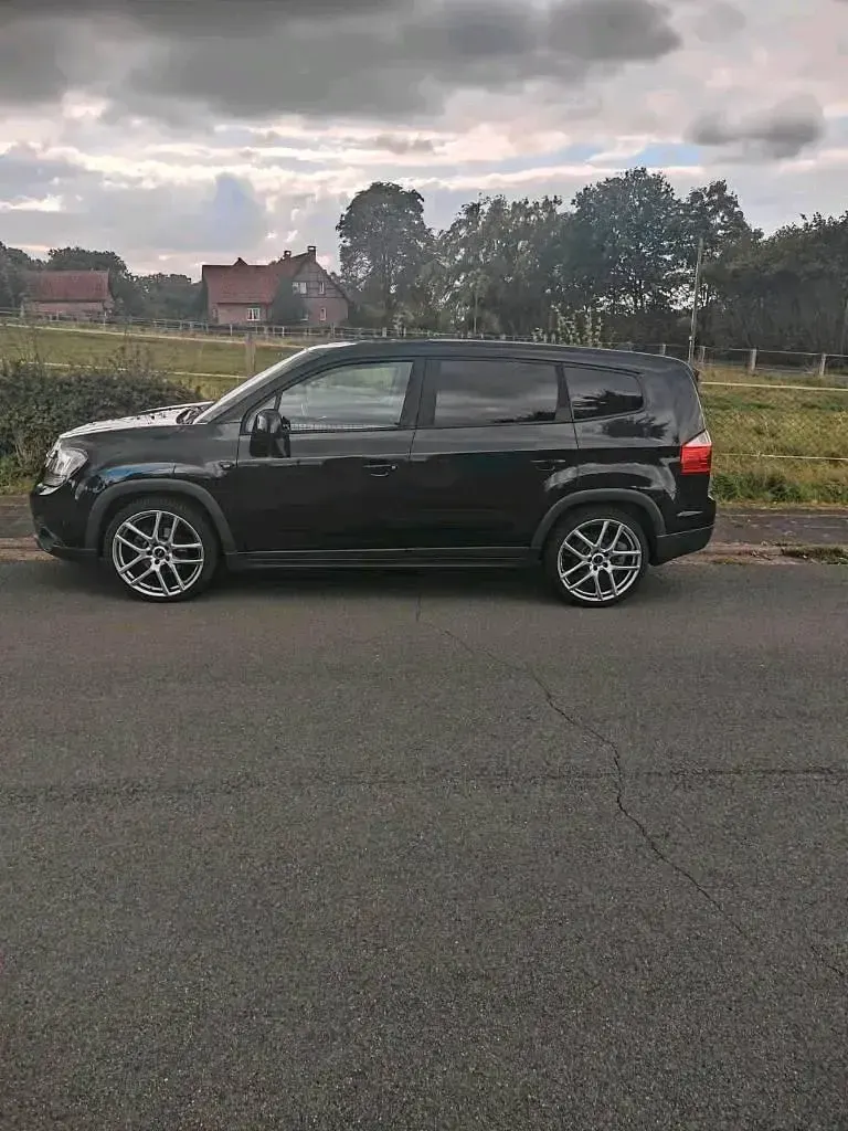 Gebraucht Chevrolet Orlando 141 PS (103 kW) 2011 Schwarz Van / Kleinbus