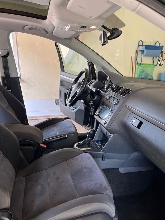 Gebraucht VW Touran Highline 170 PS (125 kW) 2010 Grau Van / Kleinbus