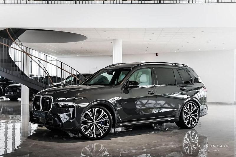 Grau Gebraucht 2023 BMW X7 Executive SUV | 108.606 € (Teuer) - Bild 1/4