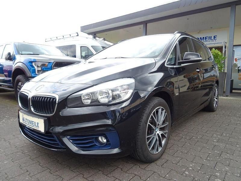 Schwarz Gebraucht 2015 BMW 220 Gran Tourer Sport Line Van / Kleinbus | 16.990 € (Guter Preis) - Bild 1/4