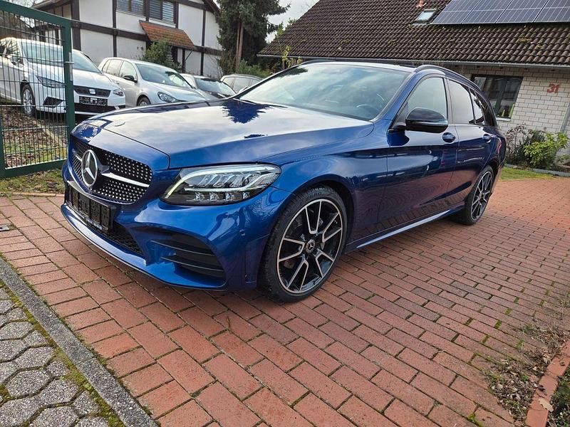 Blau Gebraucht 2019 Mercedes C220 AMG line Limousine | 26.900 € (Etwas zu teuer) - Bild 1/4