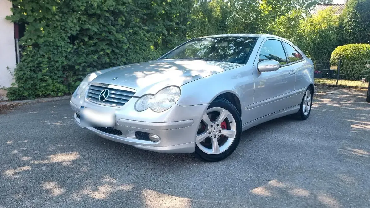 Gebraucht Mercedes C200 163 PS (119 kW) 2003 Silber Coupé