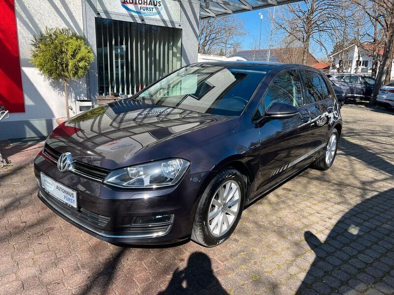 Grau Gebraucht 2015 VW Golf VII LOUNGE Limousine | 7.700 € (Superpreis) - Bild 1/4