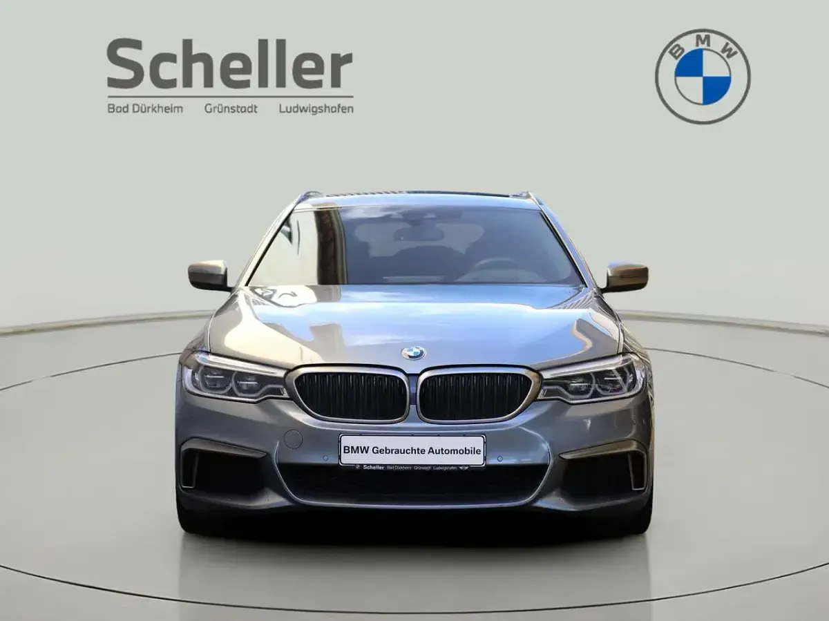 Gebraucht BMW 550 400 PS (294 kW) 2019 Bluestone Kombi
