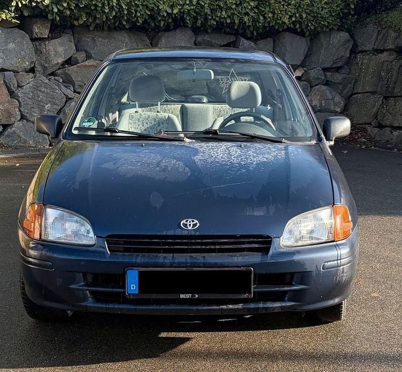 Blau Gebraucht 1996 Toyota Starlet Kleinwagen | 1.250 € - Bild 1/4