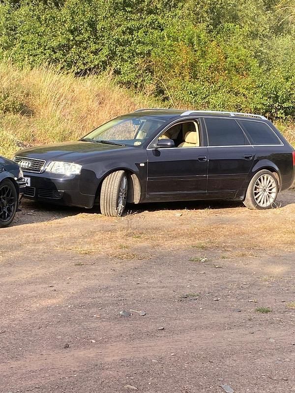 Blau Gebraucht 2002 Audi A6 Kombi | 4.500 € - Bild 1/4