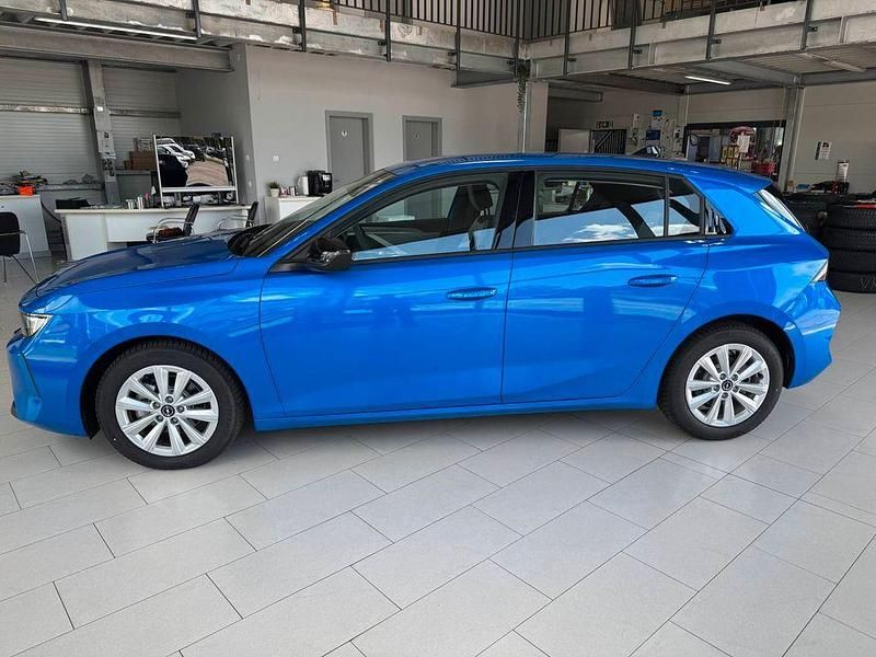 Gebraucht Opel Astra 110 PS (80 kW) 2022 Blau Limousine