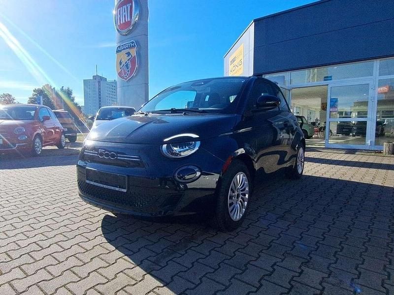 Onxyschwarz Gebraucht 2023 Fiat 500e Limousine | 19.999 € (Guter Preis) - Bild 1/4