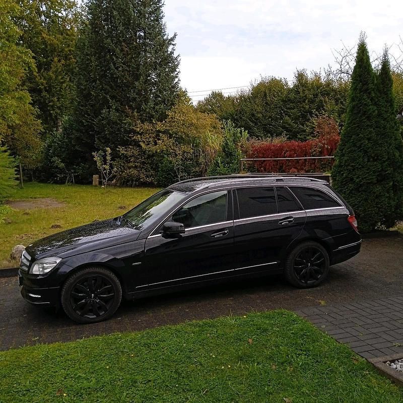 Schwarz Gebraucht 2010 Mercedes C350 Kombi | 5.000 € (Superpreis) - Bild 1/4