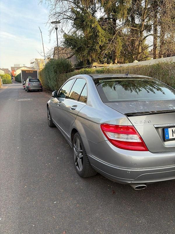 Gebraucht Mercedes C320 Elegance 224 PS (164 kW) 2008 Silber Limousine