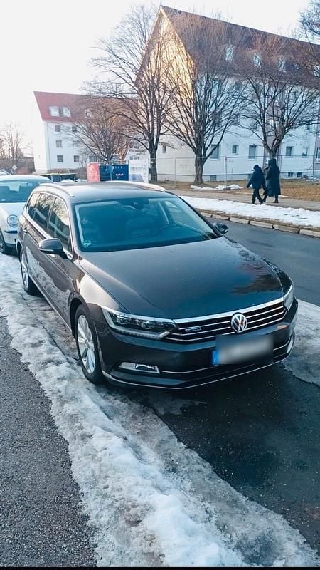 Braun Gebraucht 2016 VW Passat Kombi | 12.000 € (Etwas zu teuer) - Bild 1/4