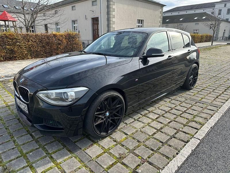 Schwarz Gebraucht 2015 BMW 120 M Sport Kleinwagen | 10.999 € (Superpreis) - Bild 1/4