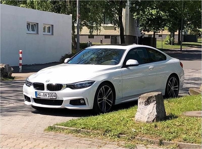 Weiß Gebraucht 2017 BMW 430 M Performance Coupé | 16.000 € (Fairer Preis) - Bild 1/4