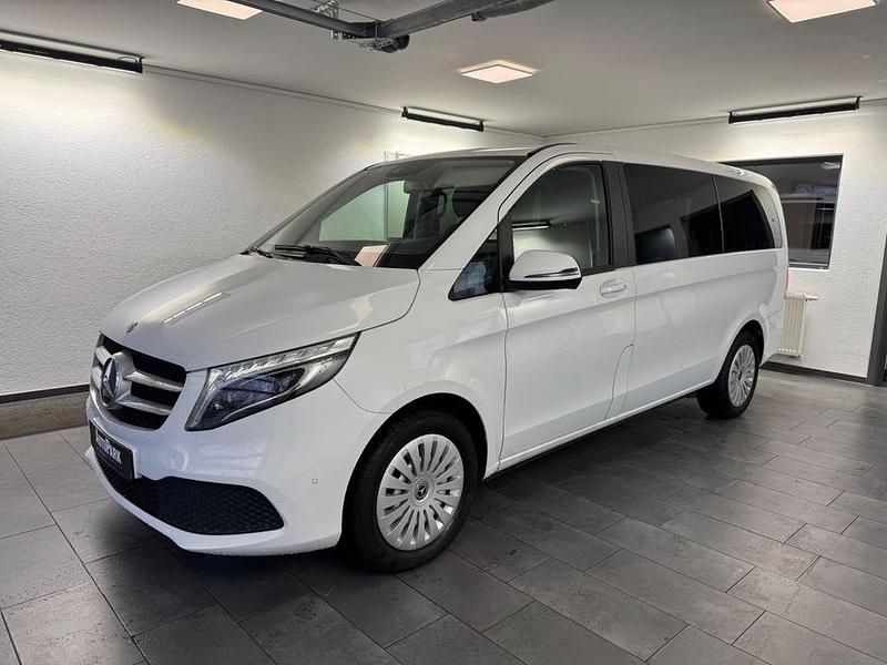 Gebraucht Mercedes V220 163 PS (119 kW) 2020 Weiß Van / Kleinbus