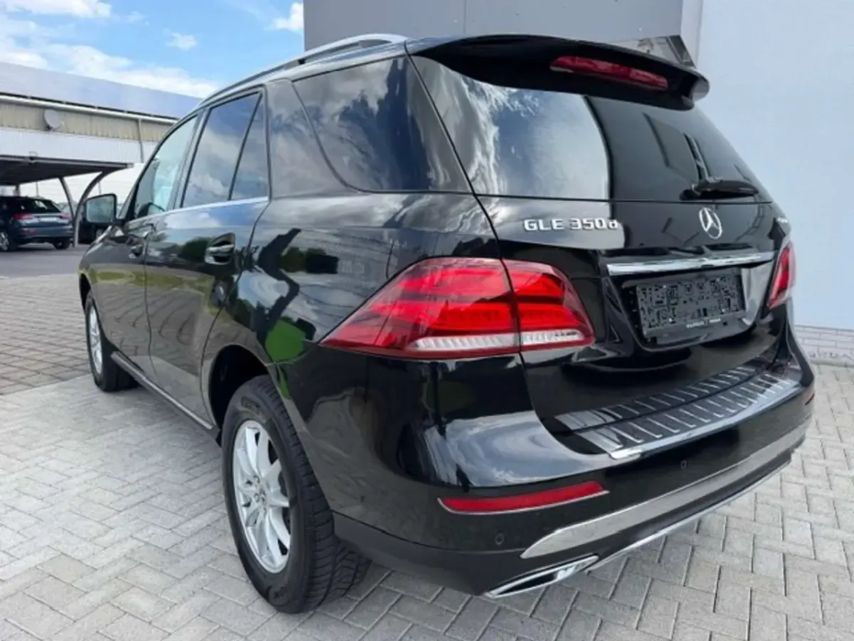 Gebraucht Mercedes GLE350 258 PS (189 kW) 2017 Obsidianschwarz  metalliclack SUV