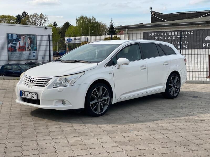 Weiß Gebraucht 2009 Toyota Avensis Kombi | 3.999 € (Fairer Preis) - Bild 1/4