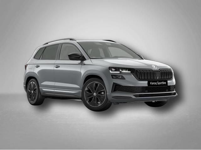 Race blau metallic Neu 2025 Skoda Karoq SportLine SUV | 36.190 € (Fairer Preis) - Bild 1/1