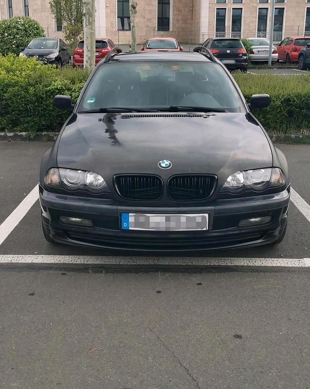 Second-hand BMW 320 150 CP (110 kW) 2000 Negru Break