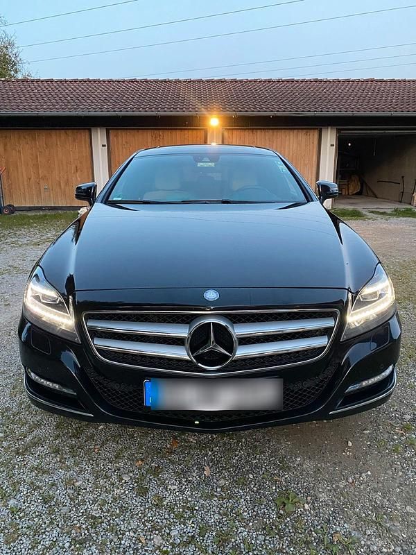 Schwarz Gebraucht 2014 Mercedes CLS350 Kombi | 15.500 € (Fairer Preis) - Bild 1/4