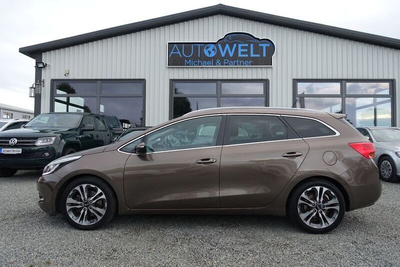 Beige Gebraucht 2015 Kia Ceed Sportswagon Kombi | 12.990 € (Fairer Preis) - Bild 1/4