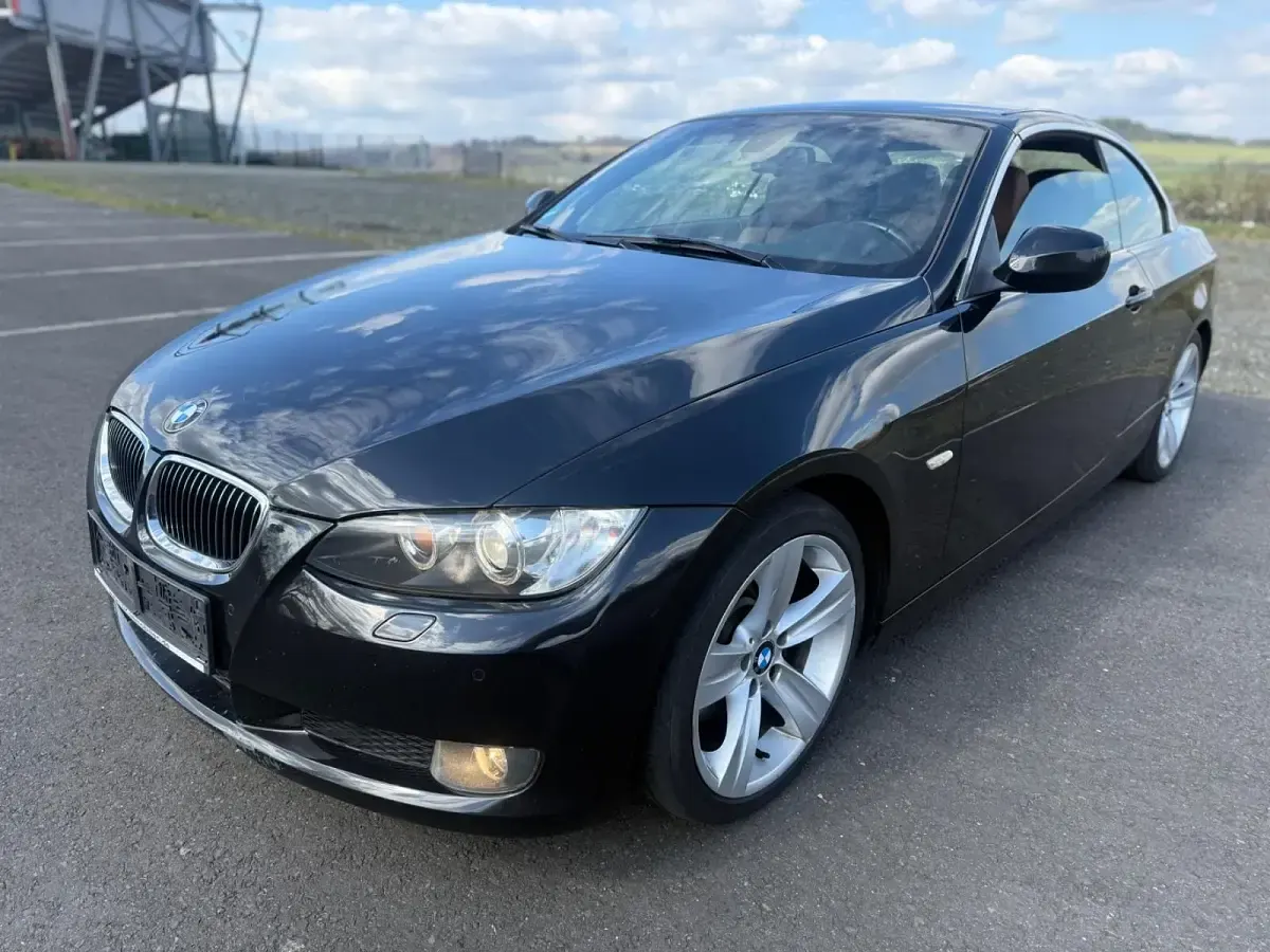 Gebraucht BMW 330 Cabriolet 272 PS (200 kW) 2009 Schwarz Cabrio