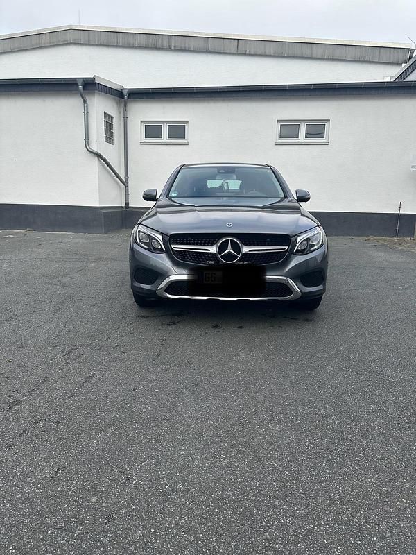 Grau Gebraucht 2017 Mercedes GLC220 Coupé | 29.000 € (Superpreis) - Bild 1/4